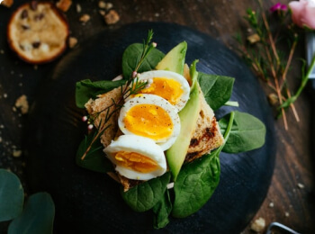 scrambled eggs with basil
